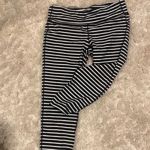 Athleta below the knee athletic pants